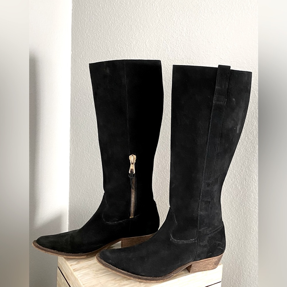 Impact knee high blacksuede boots from Paris